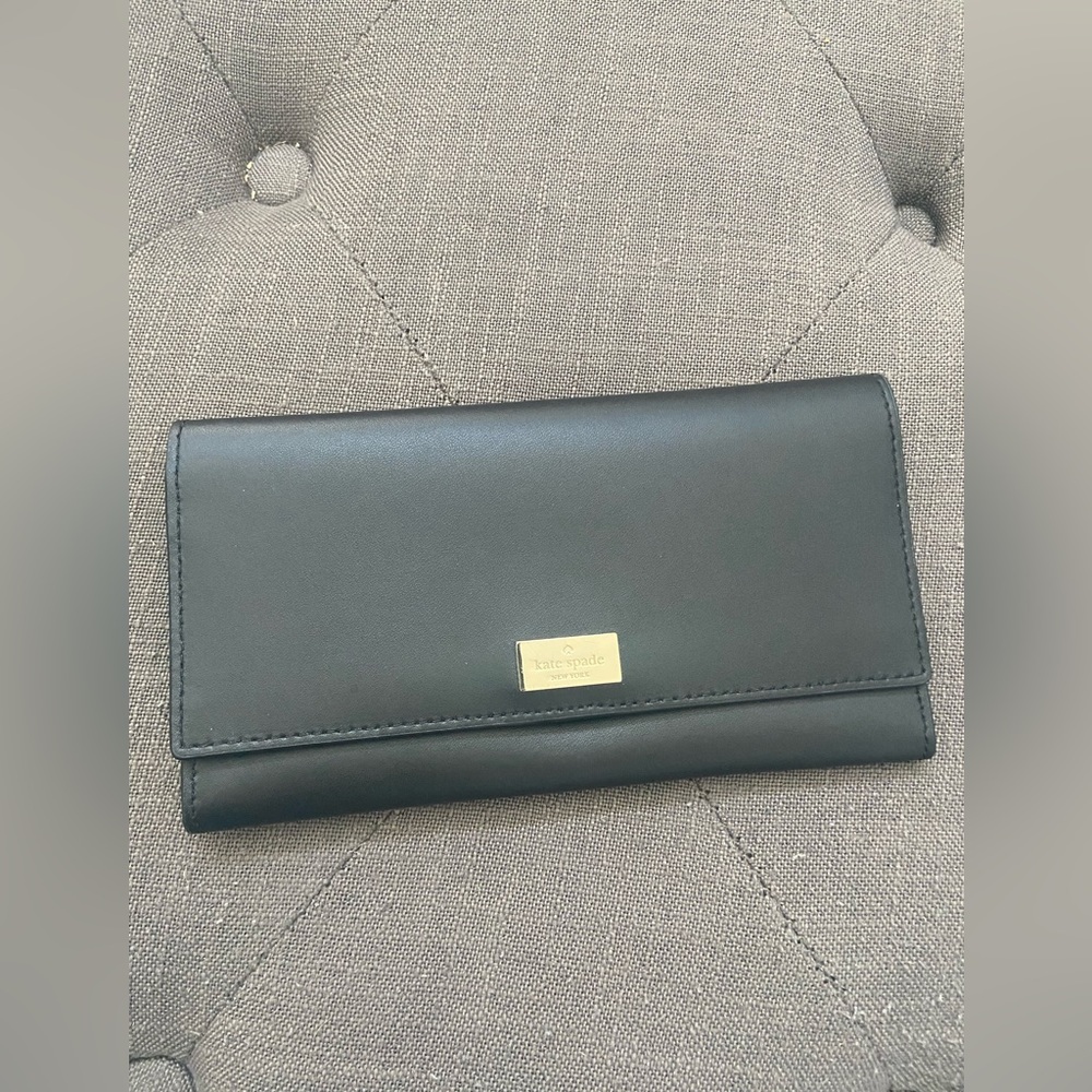 Kate Spade Black Leather Large Wallet Sleek Design